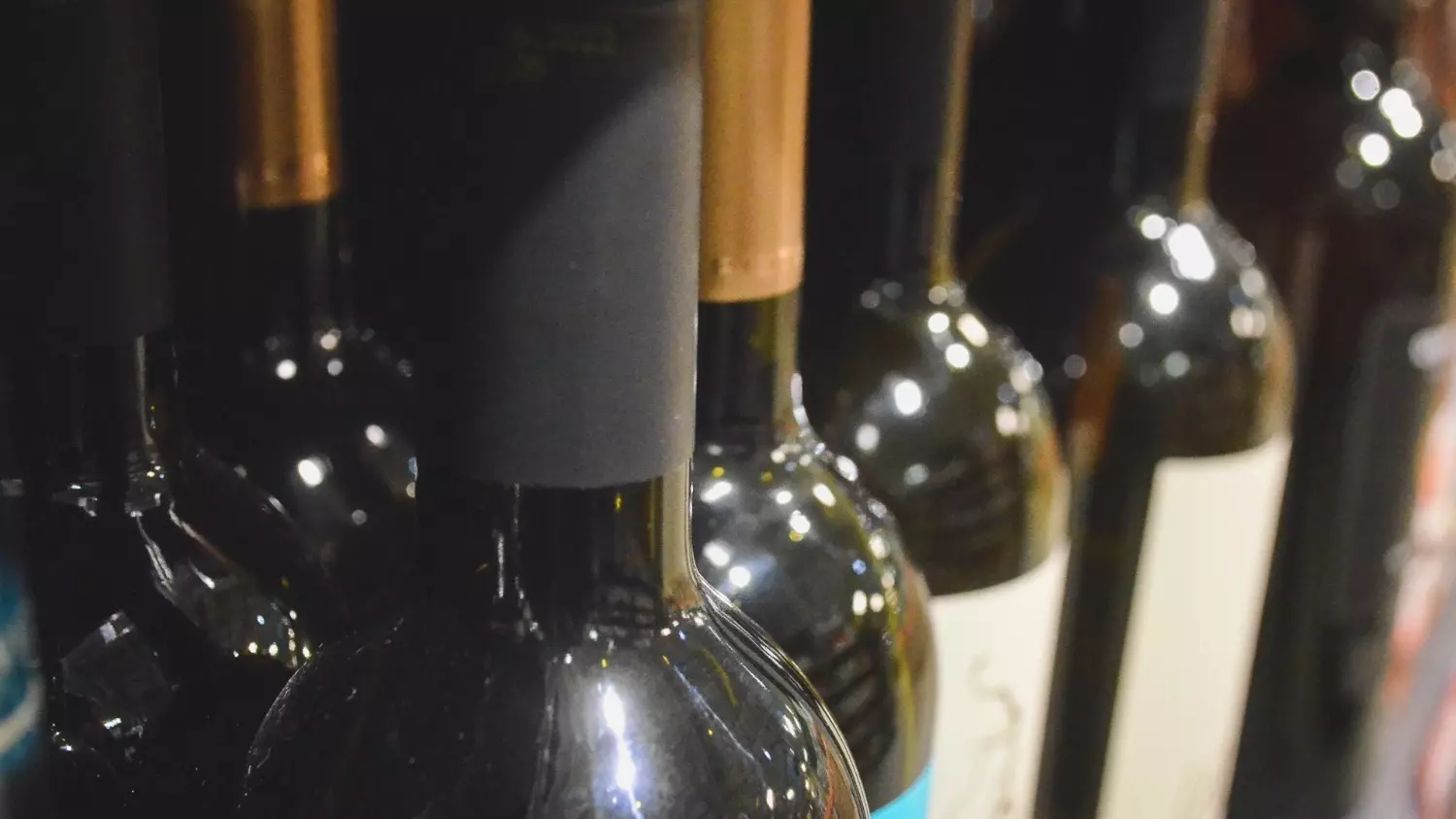 С 1 мая повышаются пошлины на импортное вино и акцизы в целом.
