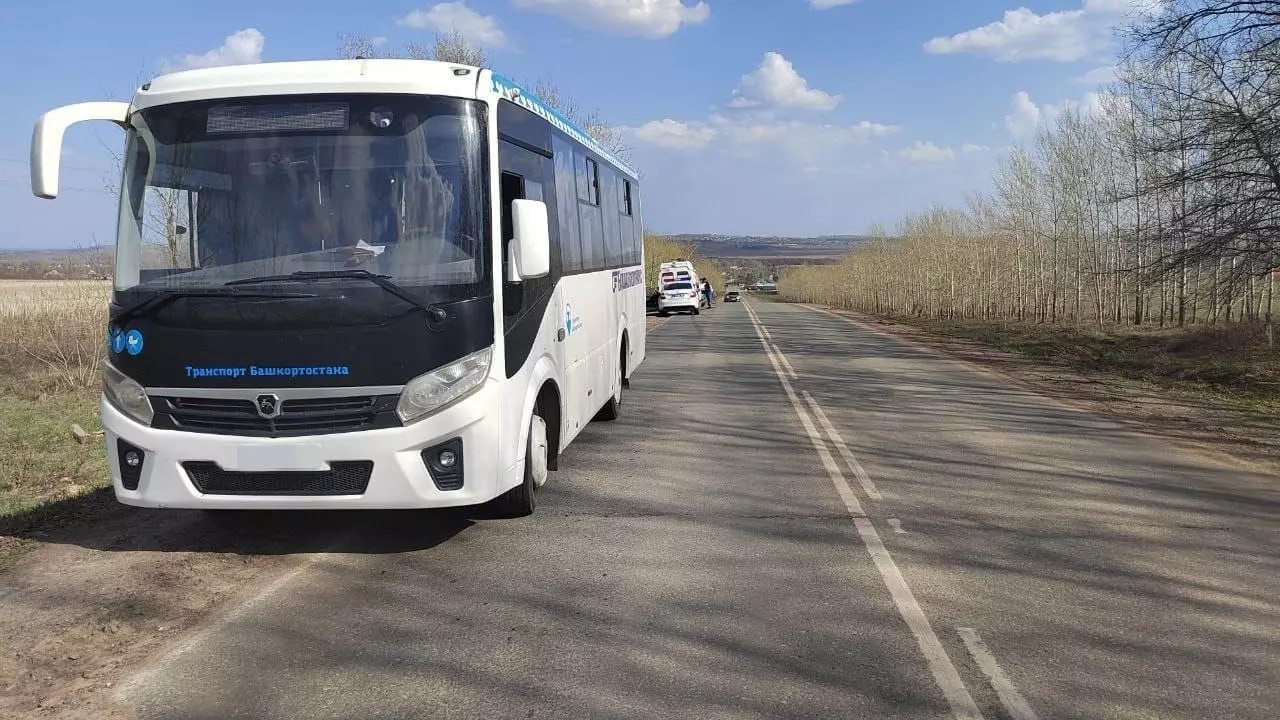 В Башкирии автобус с 23 пассажирами попал в аварию