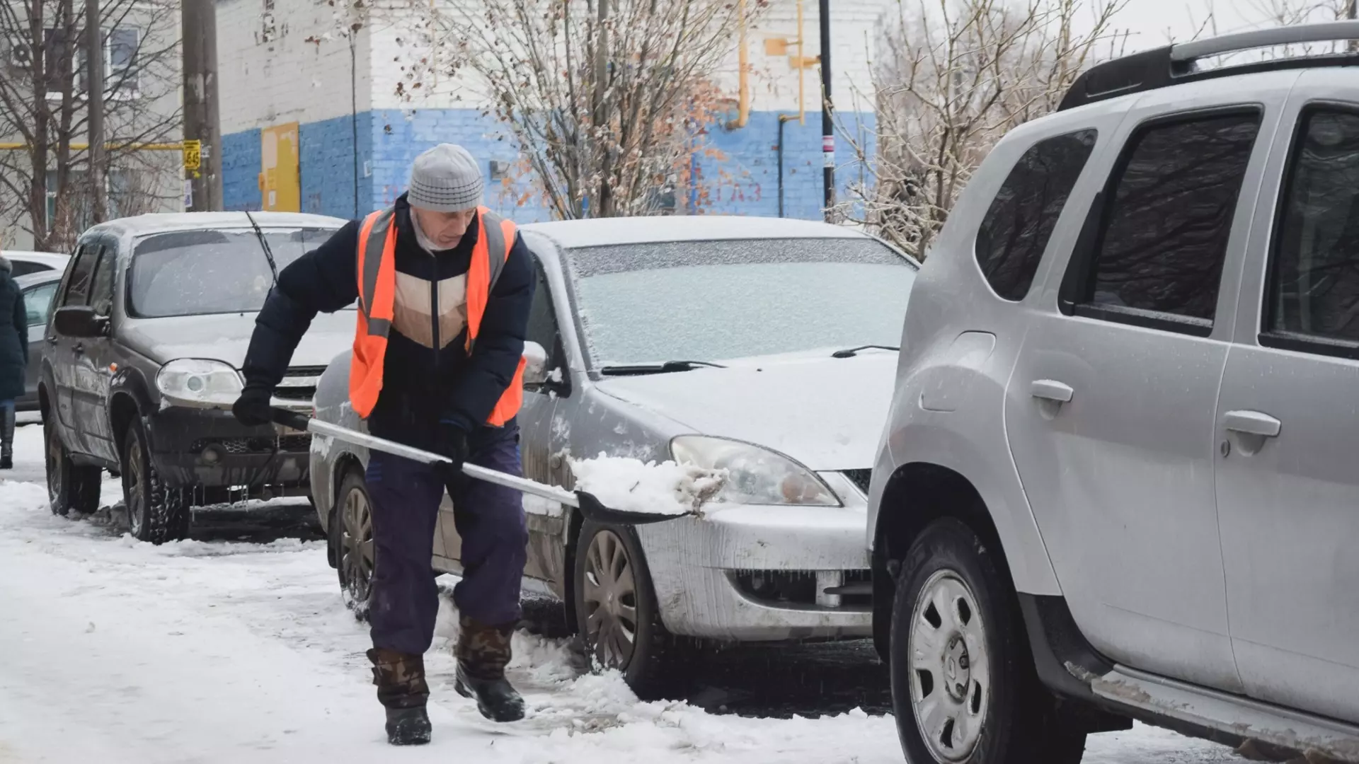 Власти предложили жителям Уфы самим выйти на уборку снега