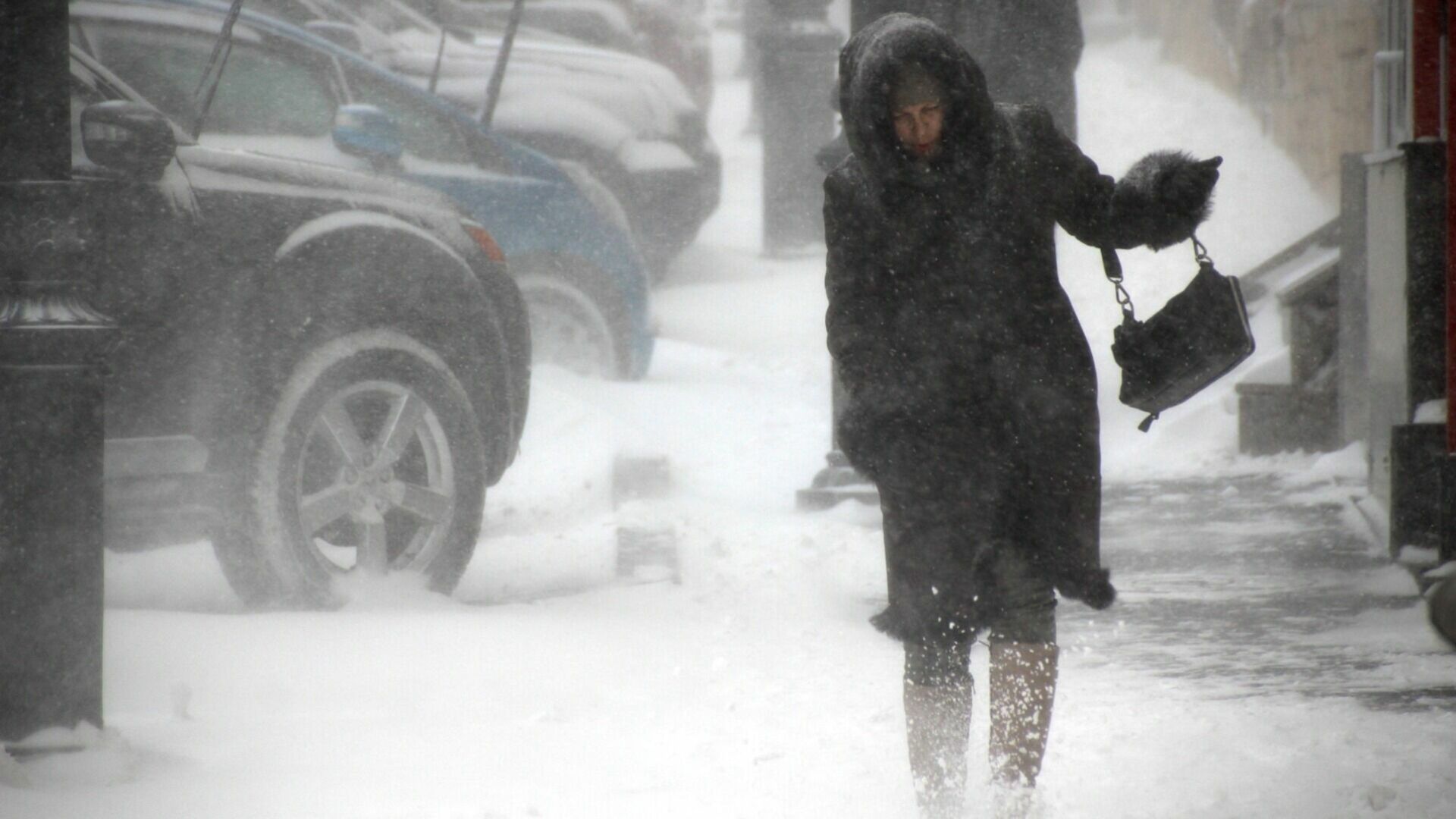 На Башкирию надвигается ураганный ветер, прогнозируется метель, снегопады и гололед