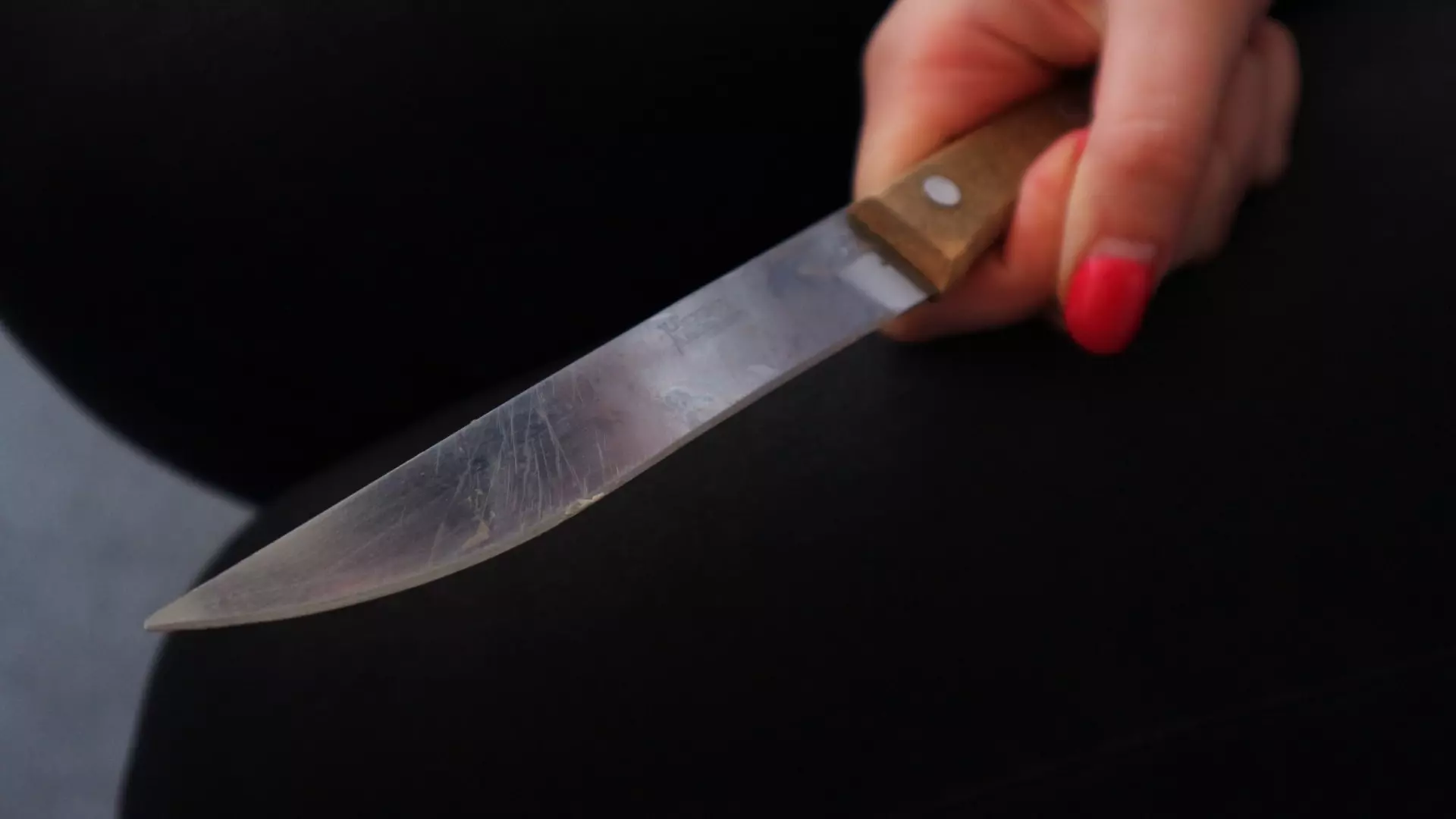 Жительница Уфы дважды ударила ножом сотрудницу продуктового магазина