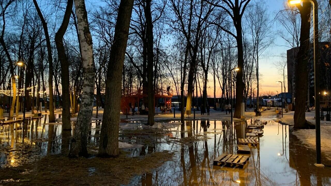 Приплыли: парк за 200 млн рублей в Уфе оказался затоплен и теперь напоминает аквапарк