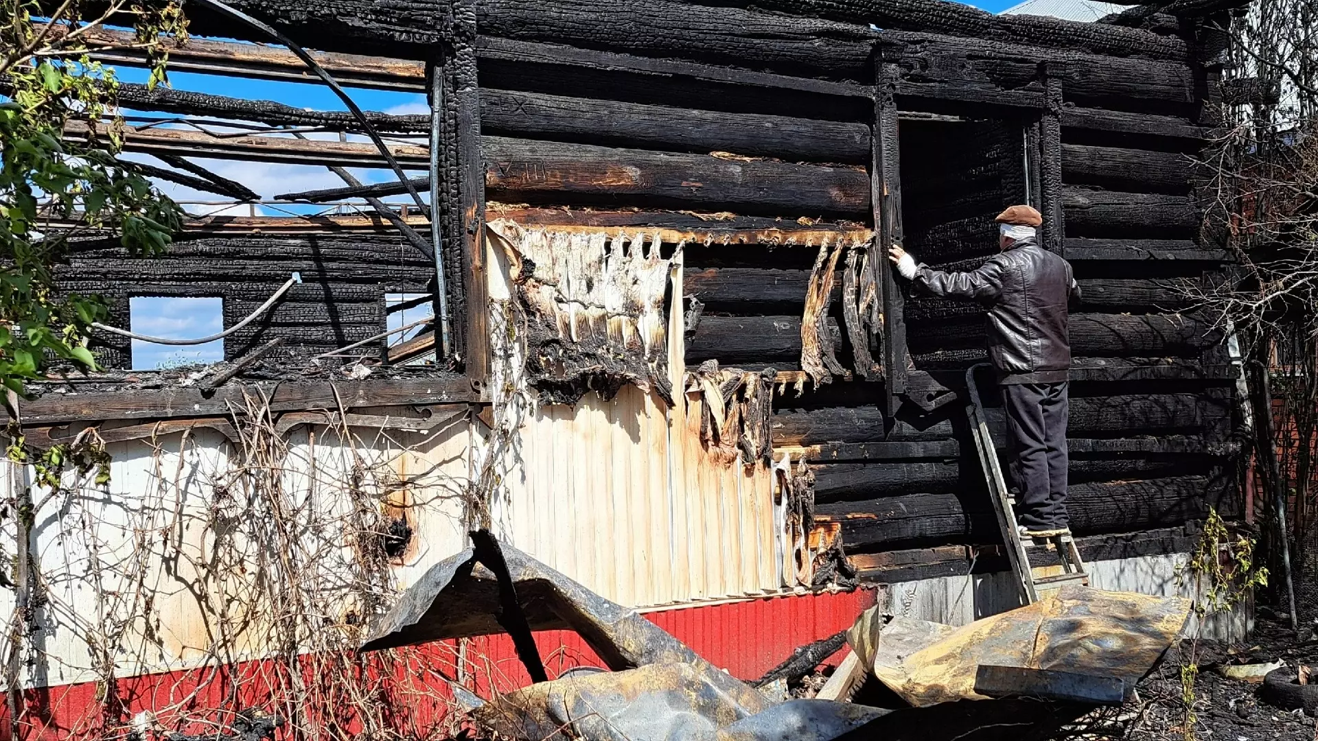 В Башкирии произошёл серьёзный пожар с двумя пострадавшими