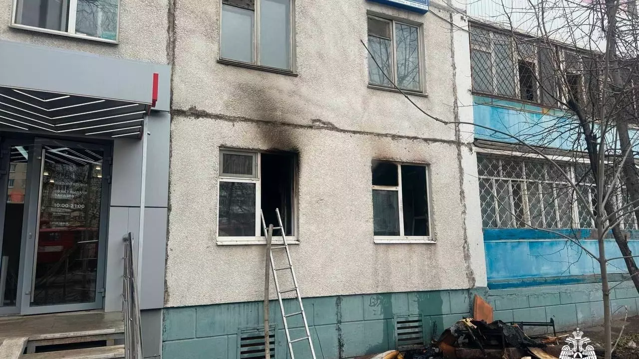 В Уфе 16 человек эвакуировали из-за пожара в многоквартирном доме