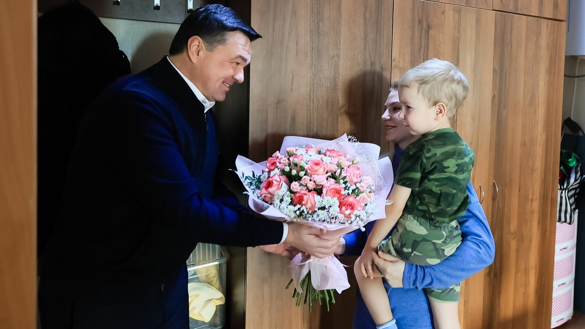 Глава Подмосковья Андрей Воробьев провел встречу с женами участников СВО