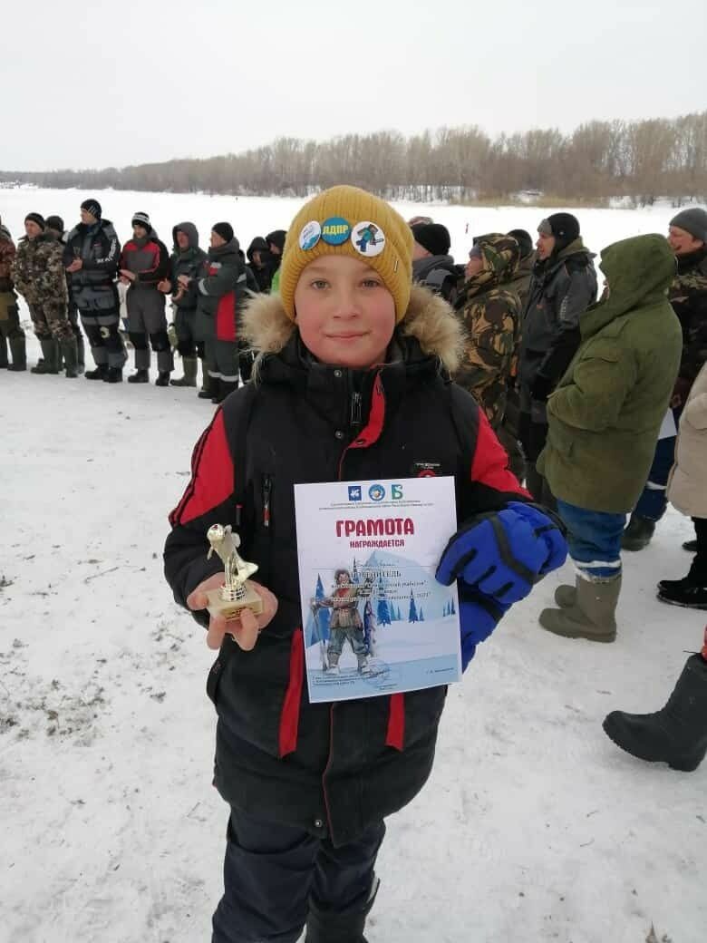 Самый юный рыбак - 12-летний Георгий Попович