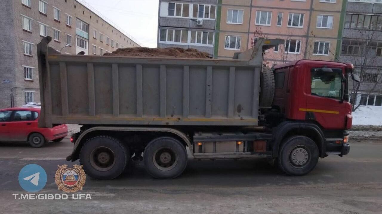 В Уфе 15-летнюю девочку на пешеходном переходе сбил грузовик «Scania»
