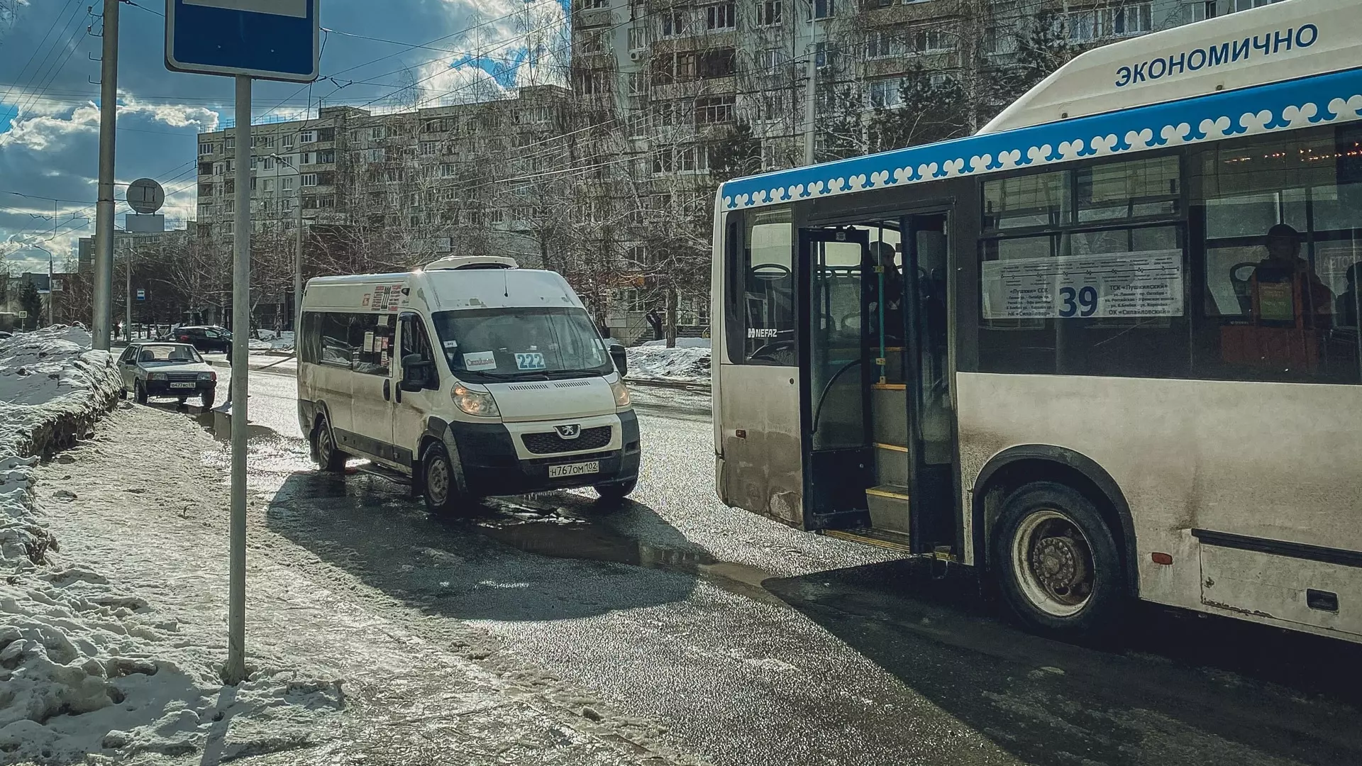 Жители Уфы вновь сообщают о переполненных автобусах