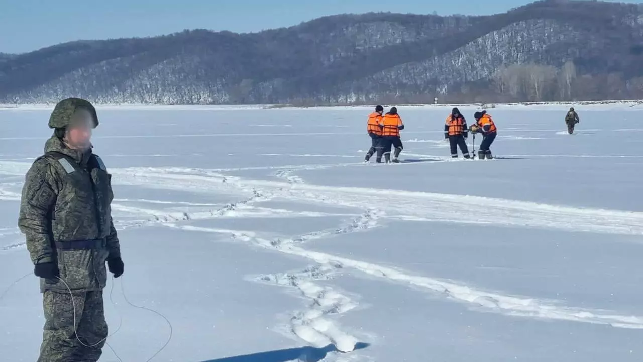 В Башкирии МЧС взрывало лед на реке Белая