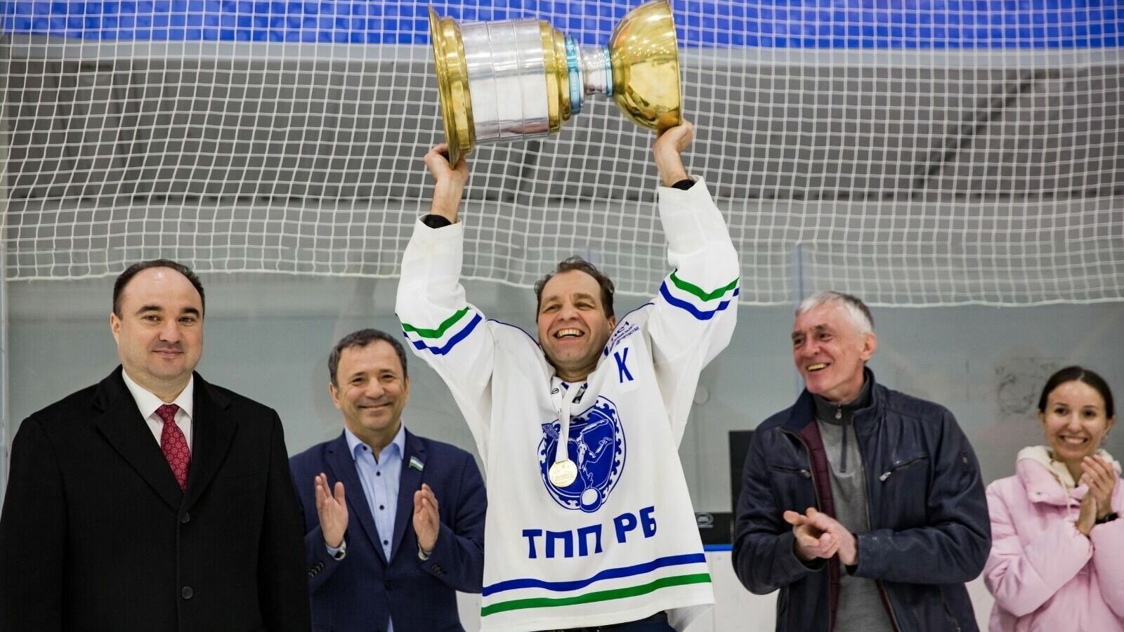 Команда «ТПП РБ» выиграла региональный чемпионат «Ночной хоккейной лиги»