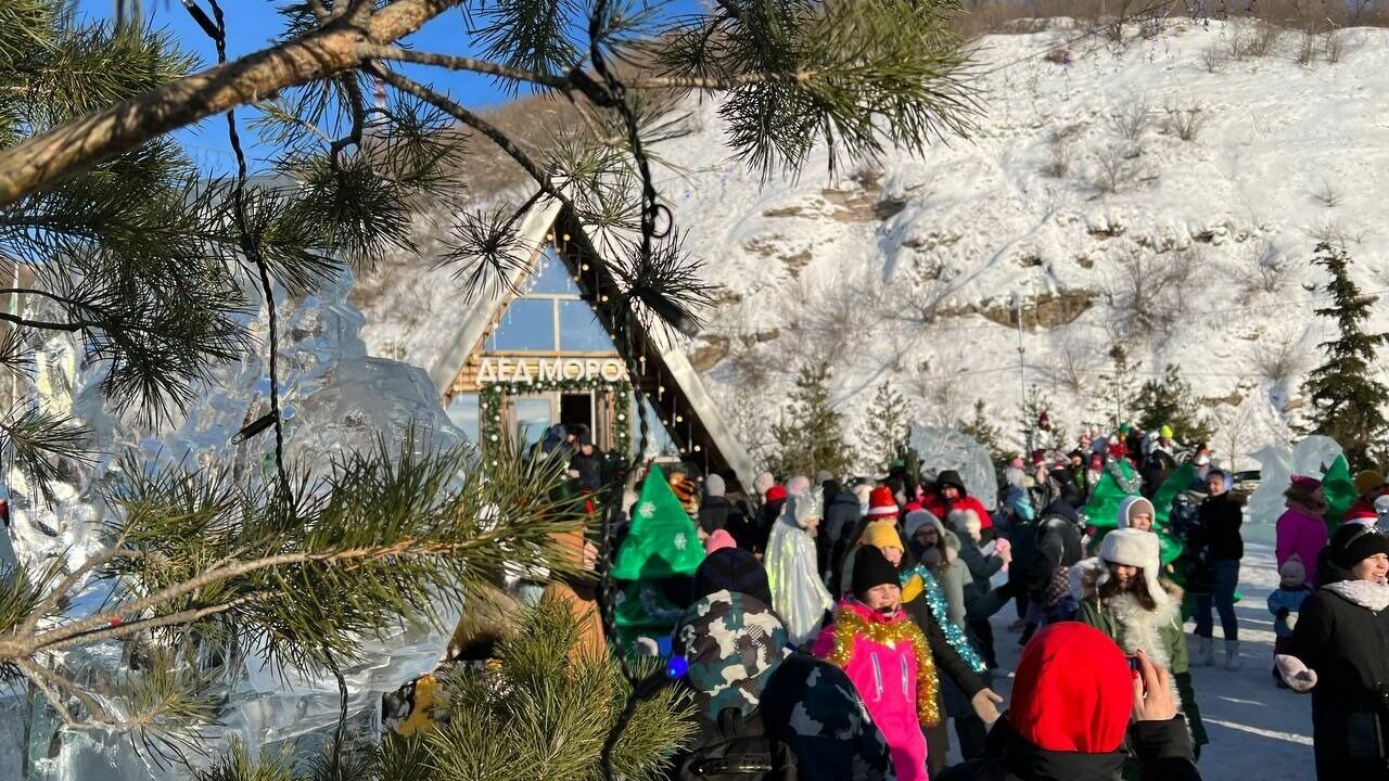 Более ста тысяч жителей республики посетили резиденцию Деда Мороза в Уфе