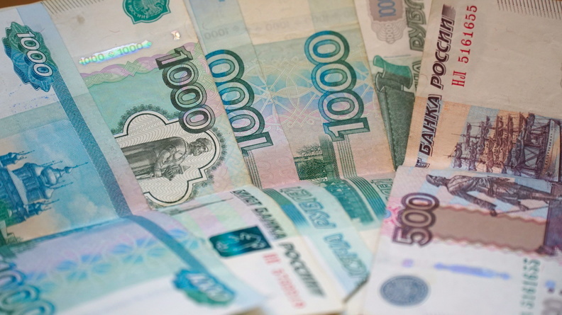 В Минтруде уточнили число претендующих на выплату в 10 тыс. рублей первоклассников