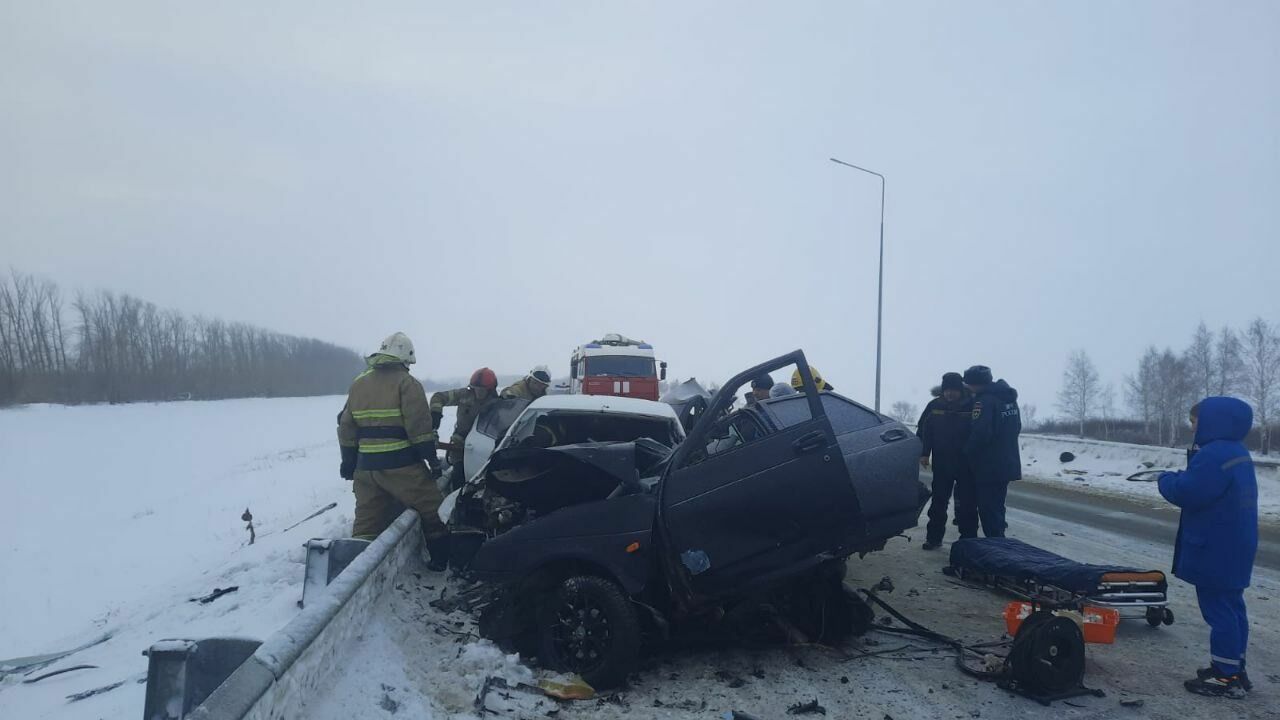В массовой аварии в Башкирии погиб полицейский из Оренбурга и пострадали его коллеги