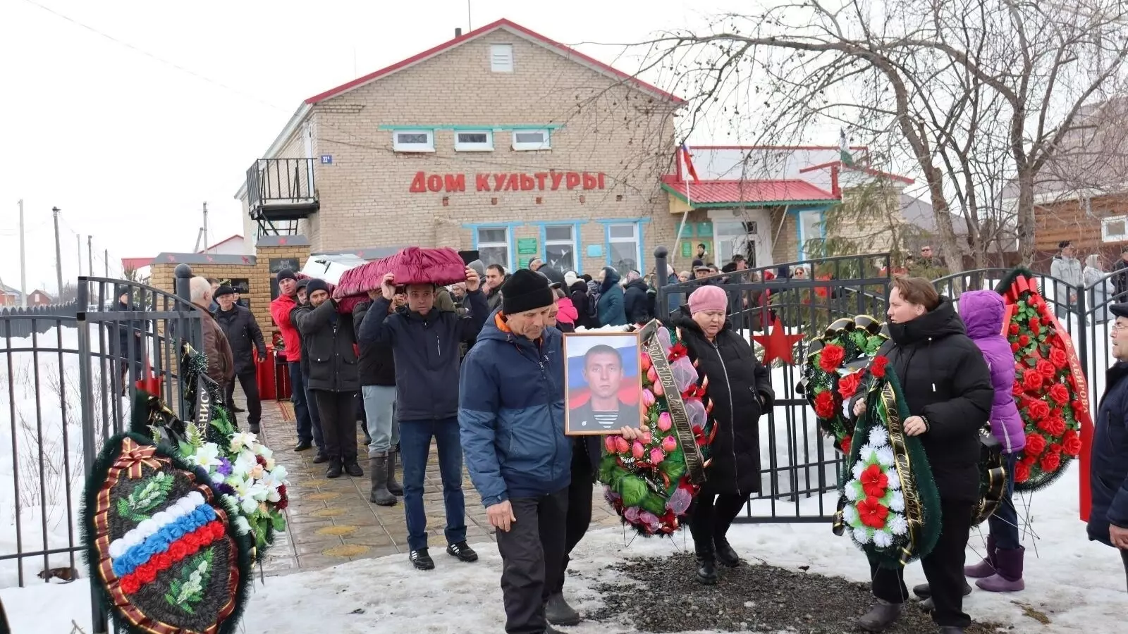 В Кармаскалинском районе Башкирии попрощались с отцом двоих детей, павшим на СВО