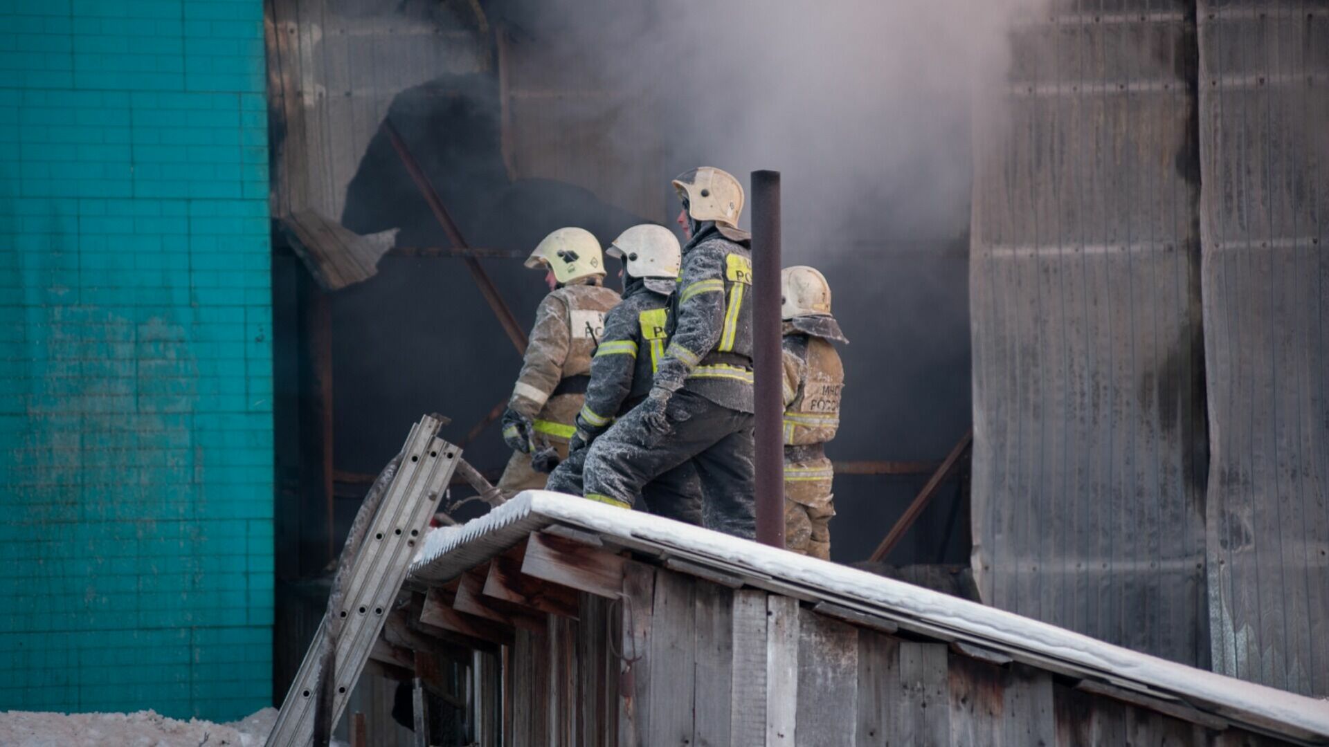 В МЧС прокомментировали пожар в аварийном доме в центре Уфы