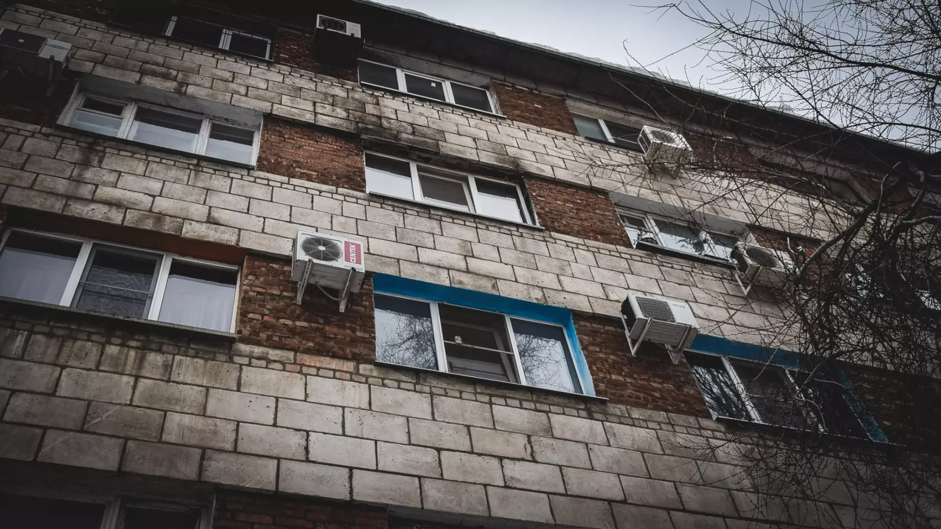 В Уфе обрушился балкон жилого дома по улице Калинина