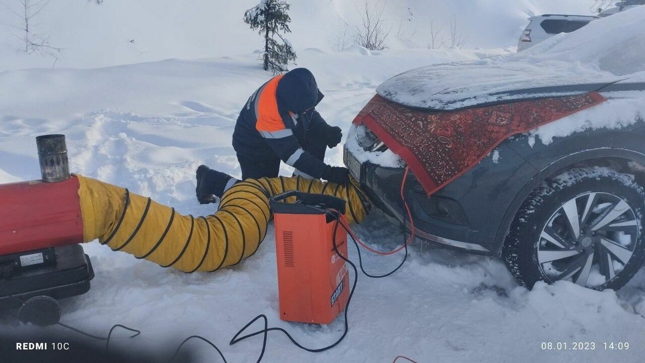 В Башкирии семья с двумя детьми попала в «снежный плен» в мороз