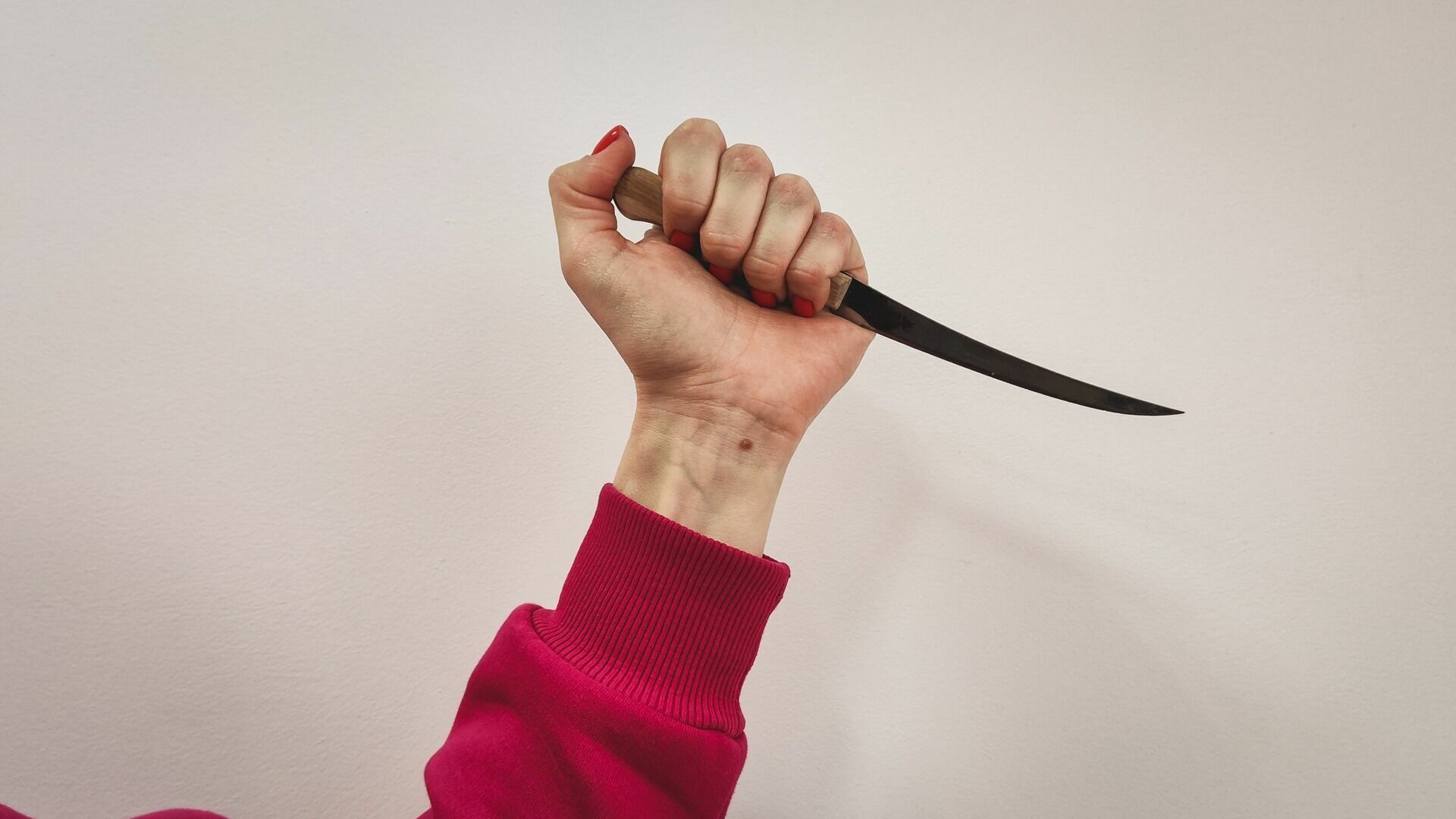 Девочка пырнула ножом двоих одноклассников в школе в Иглино