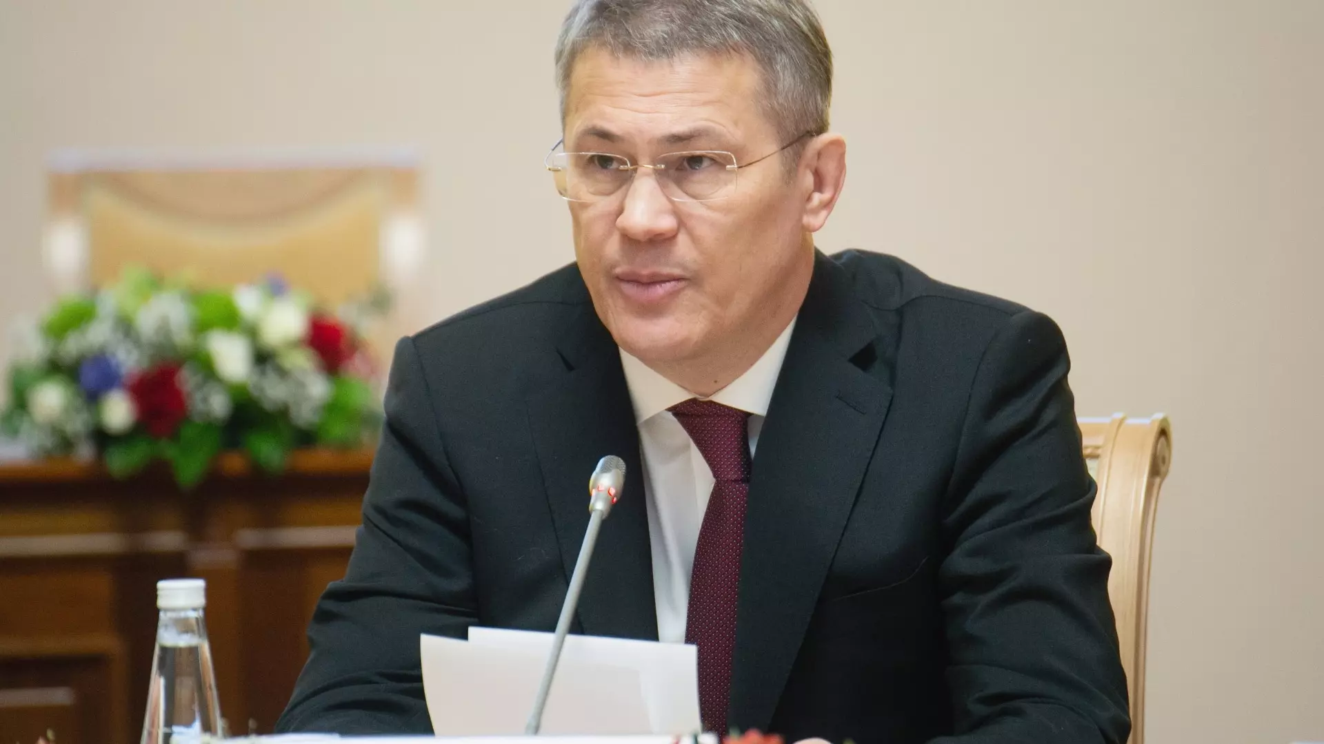 Глава Башкирии впервые высказался об обвинениях в адрес Елены Прочаковской