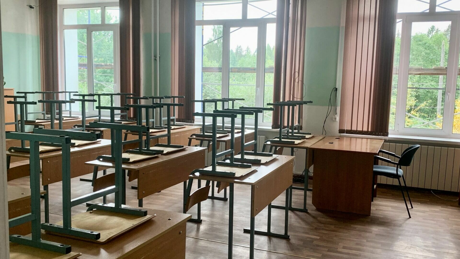 В Уфе возбудили уголовное дело по факту халатности в школе, где напали на учениц
