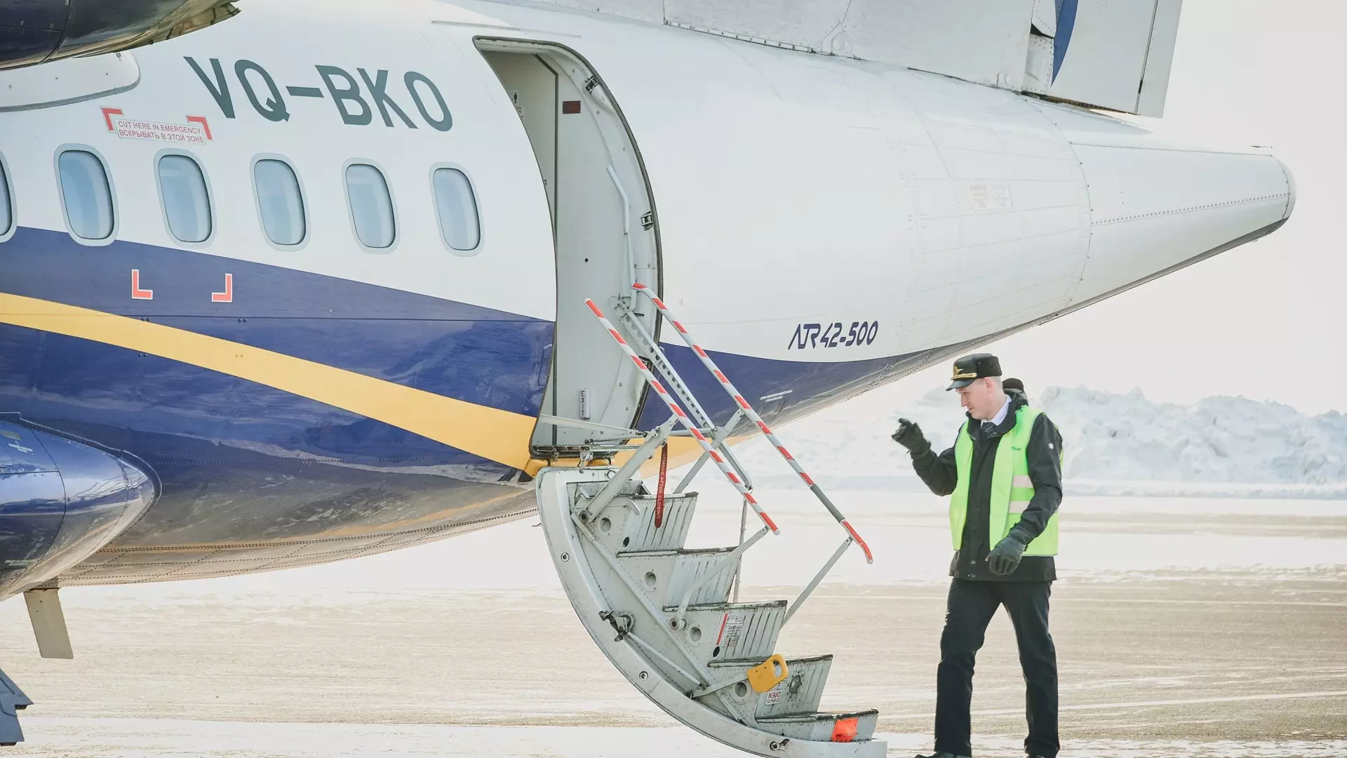 Рейс из аэропорта Уфы задержали на семь часов из-за технической неисправности