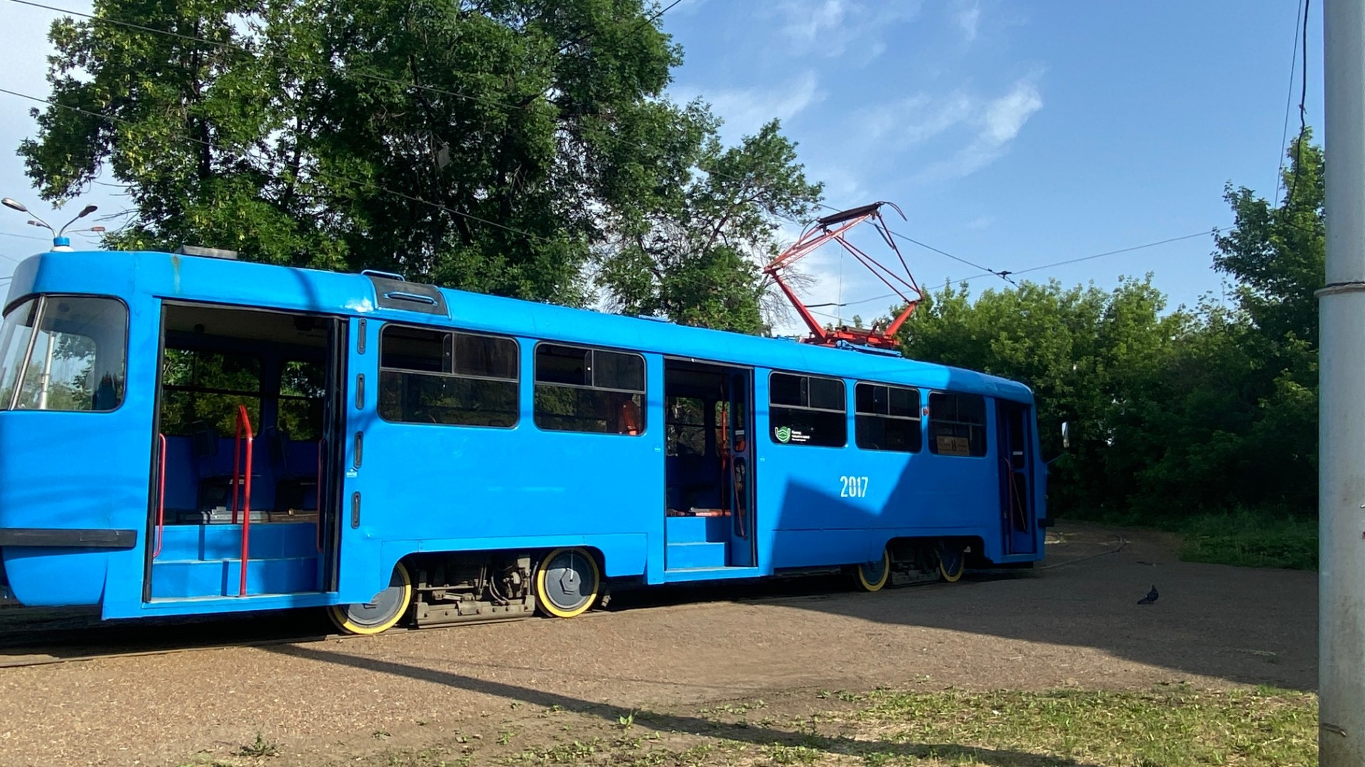 Пожертвованный московской мэрией трамвай съехал с рельсов в Уфе
