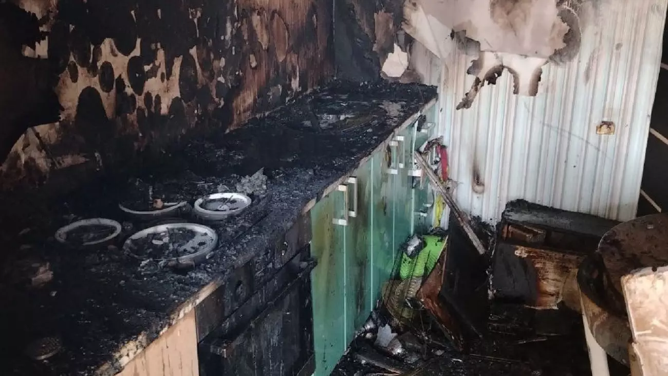 В Уфе из-за оставленной на плите сковородки полностью выгорела кухня