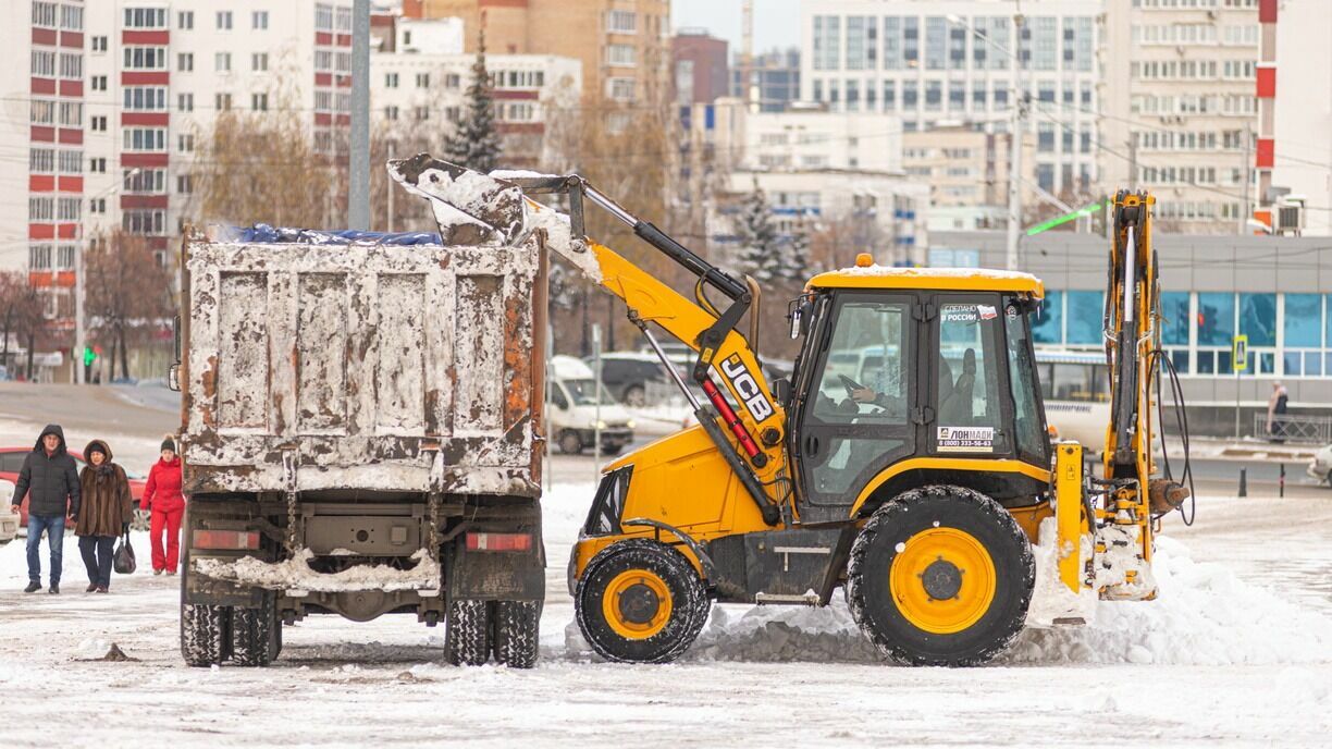 Глава Башкирии призвал региональные власти контролировать уборку снега на дорогах
