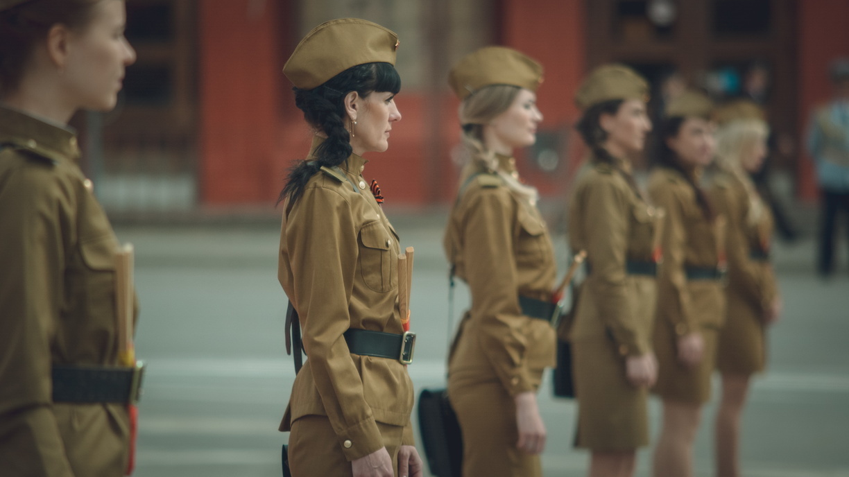 Песков заявил, что власти не обсуждают возможность призыва в армию женщин из Башкирии