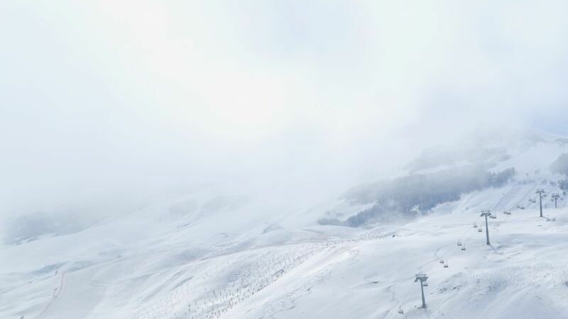 Поток туристов на горнолыжный курорт «Манжерок» за зимний сезон вырос на 80%