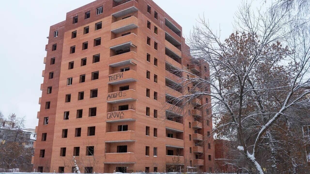17-летняя девушка, которая вчера упала с 6 этажа «Дома смерти» в Уфе идет на поправку