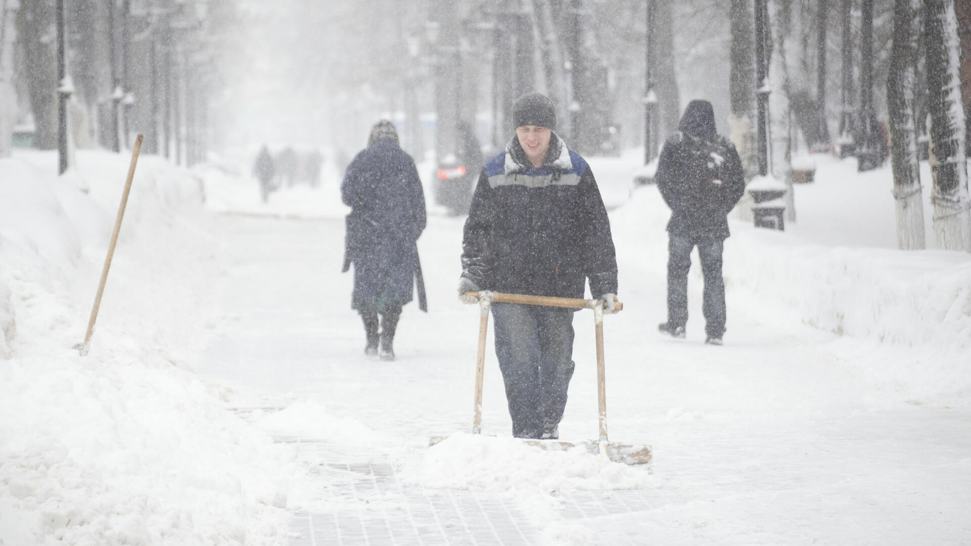 «Внимательней отнеситесь»: Хабиров отдал поручения по уборке снега в Башкирии
