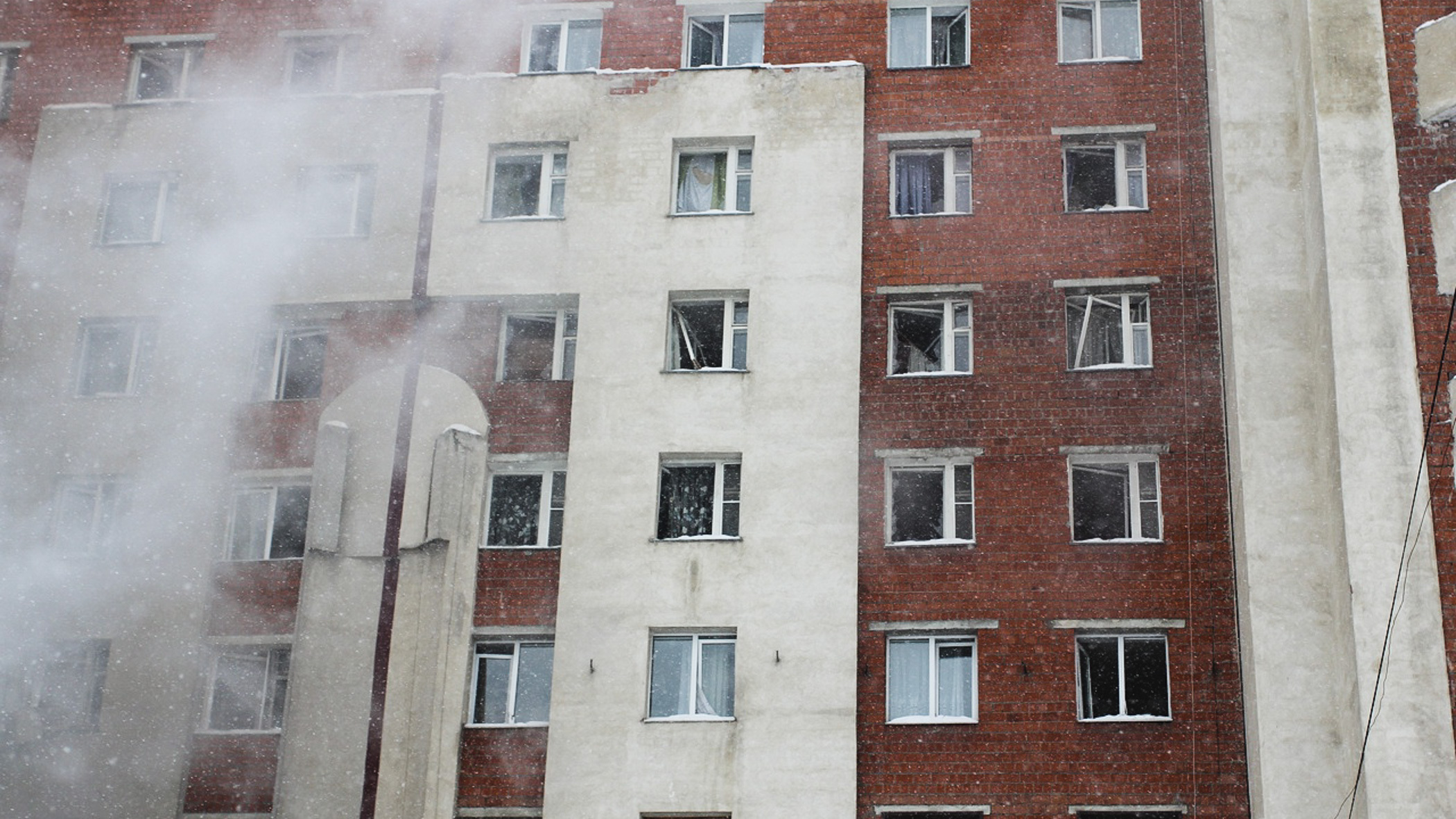 В Ростове-на-Дону в жилом доме сработало два взрывных устройства, один человек погиб