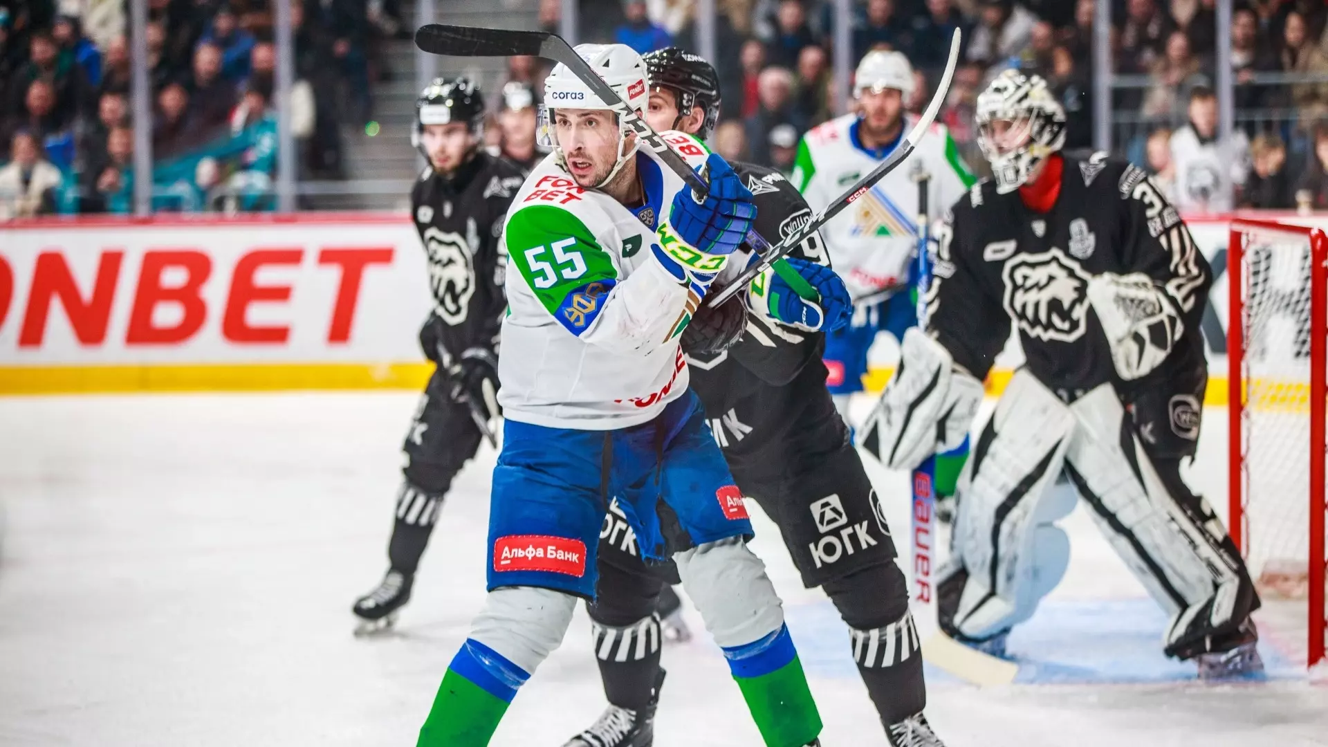 Нападающий «Салавата Юлаева» Александр Хмелевски хочет уехать из Уфы в НХЛ