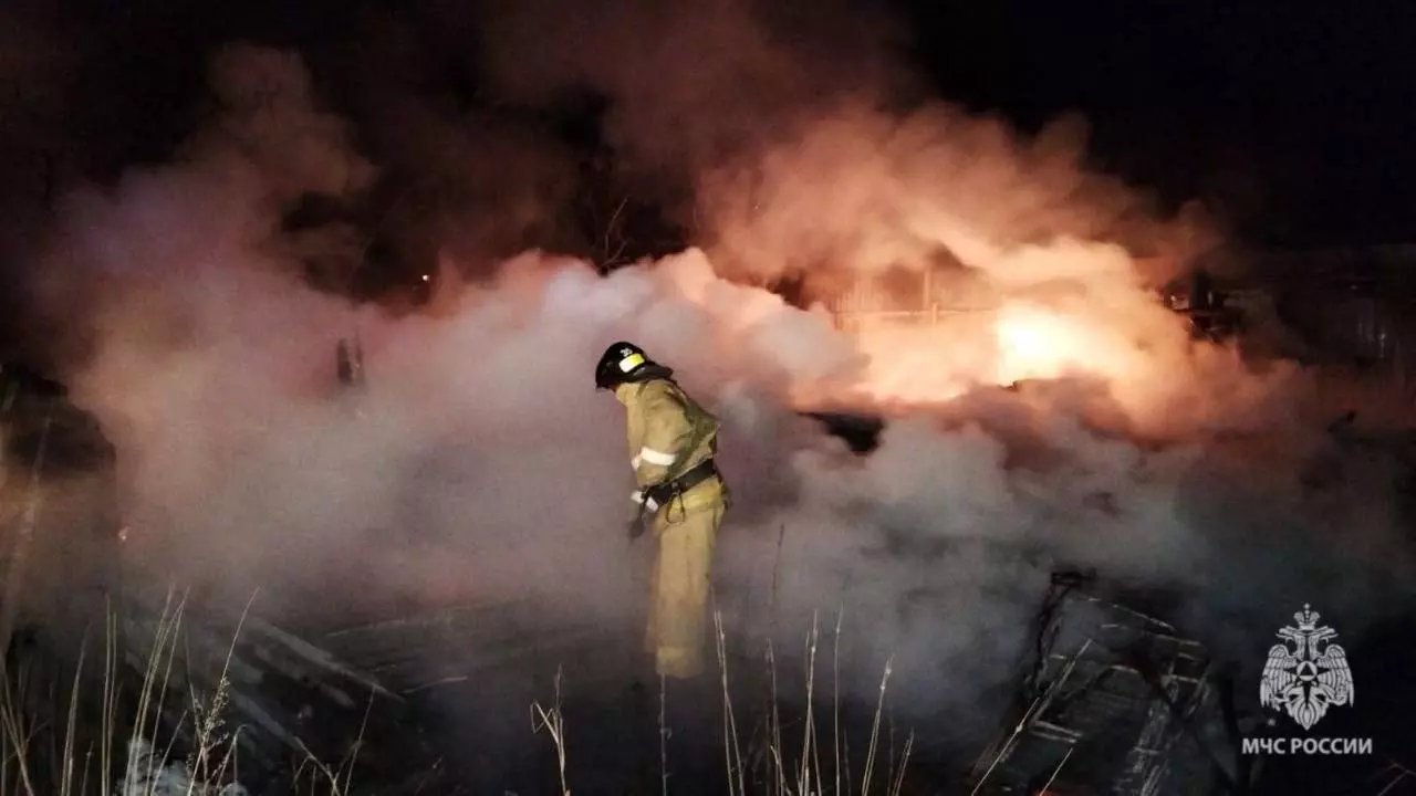 Пожар в деревянном доме в Уфе унес жизнь мужчины