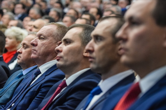 «Новые известия»: почему в России чиновники не выходят на прямой диалог с народом