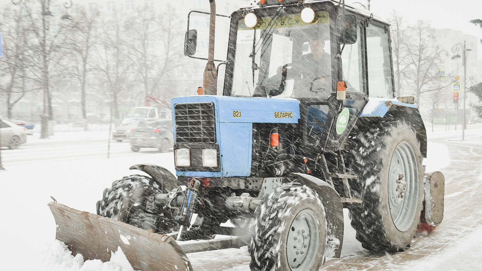 Глава Башкирии похвалил мэра Уфы за уборку снега в городе