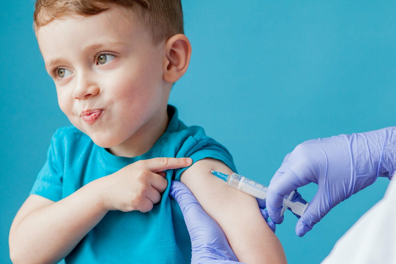 Детская вакцинация. Возьмут ли ребенка в лагерь без прививок в 2021 году