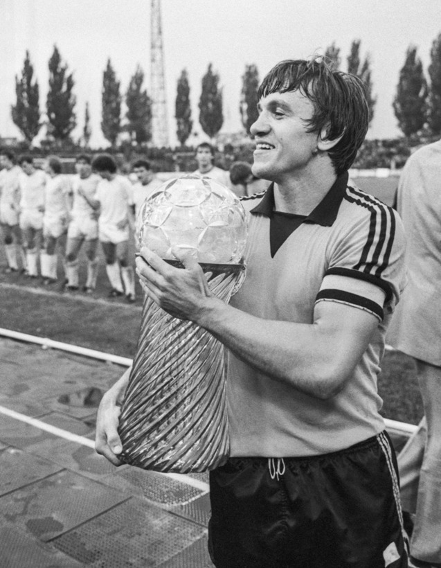 «Кубок сезона 1984 года в руках Бригадира».