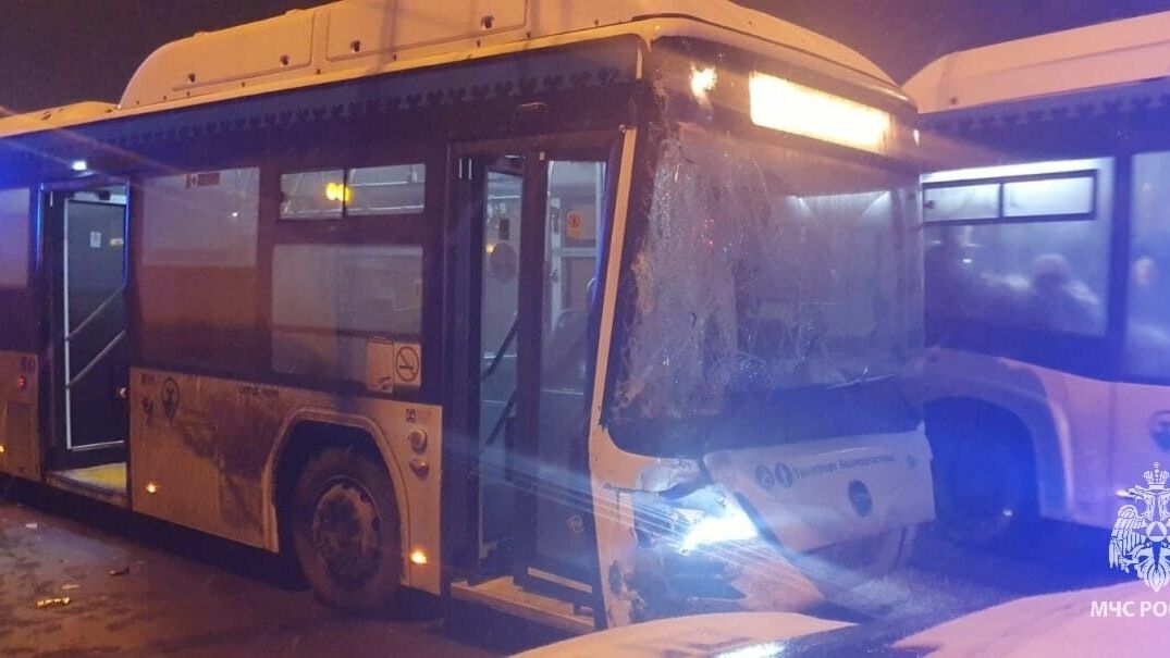 В «Башавтотрансе» предварительным виновником массового ДТП назвали автобус «Автомига»