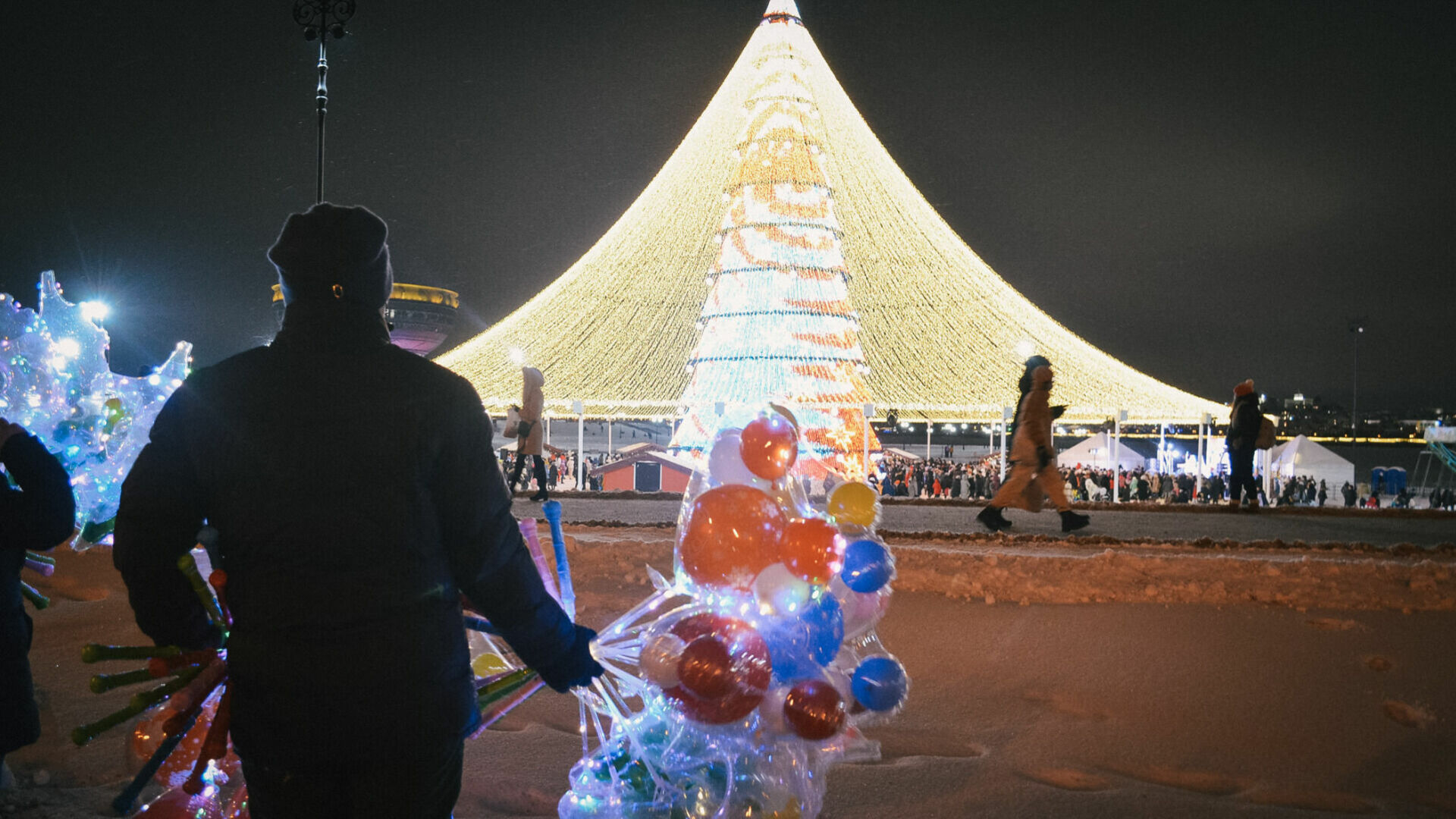 Более 60% жителей России рады длительным новогодним каникулам
