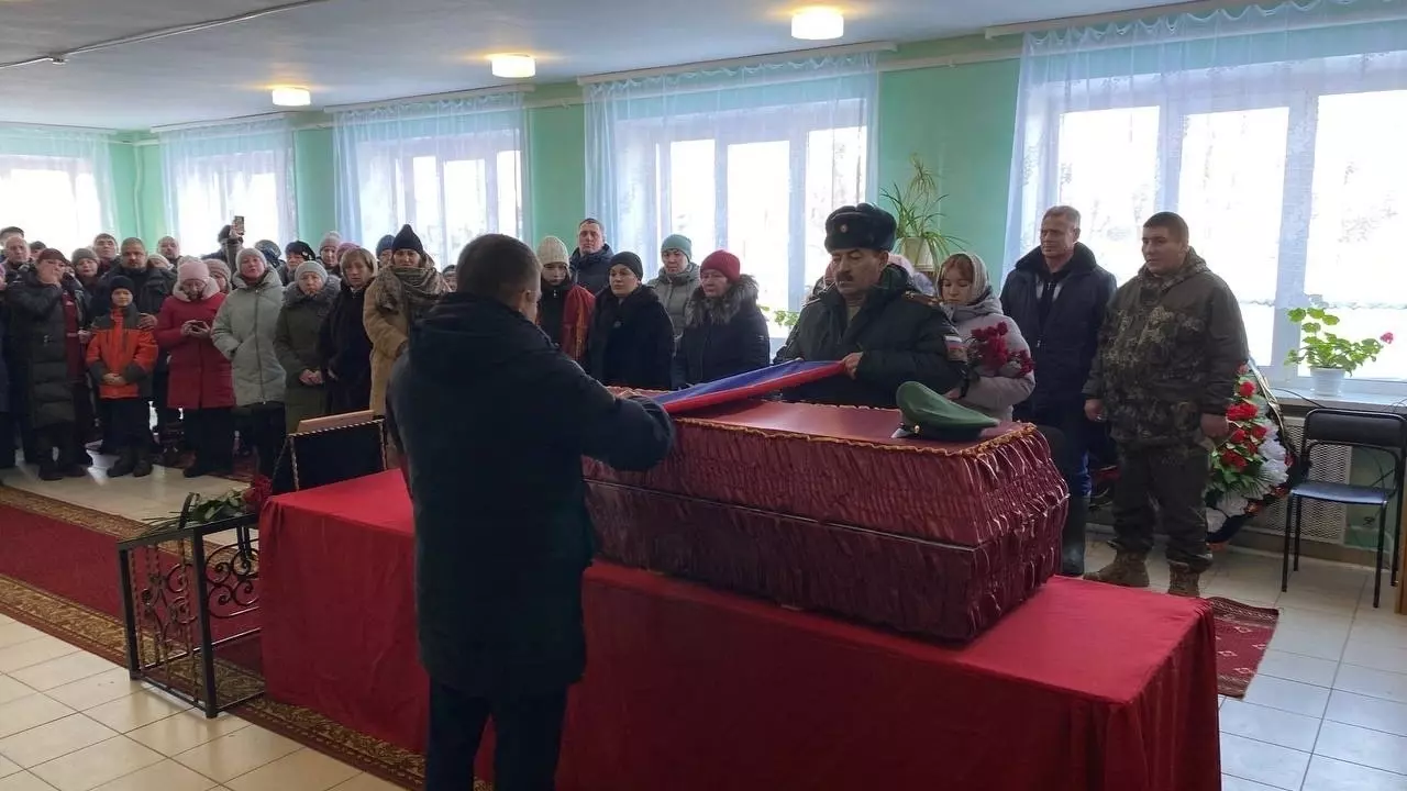 На похороны младшего сержанта из Уфы, погибшего на СВО, приехал депутат Курултая