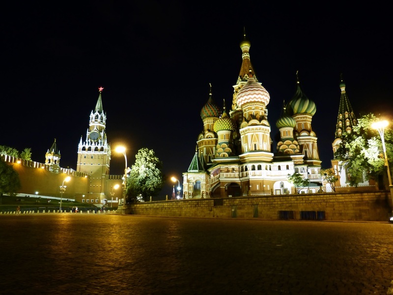 Москва встала в пробках из-за ввода электронных пропусков
