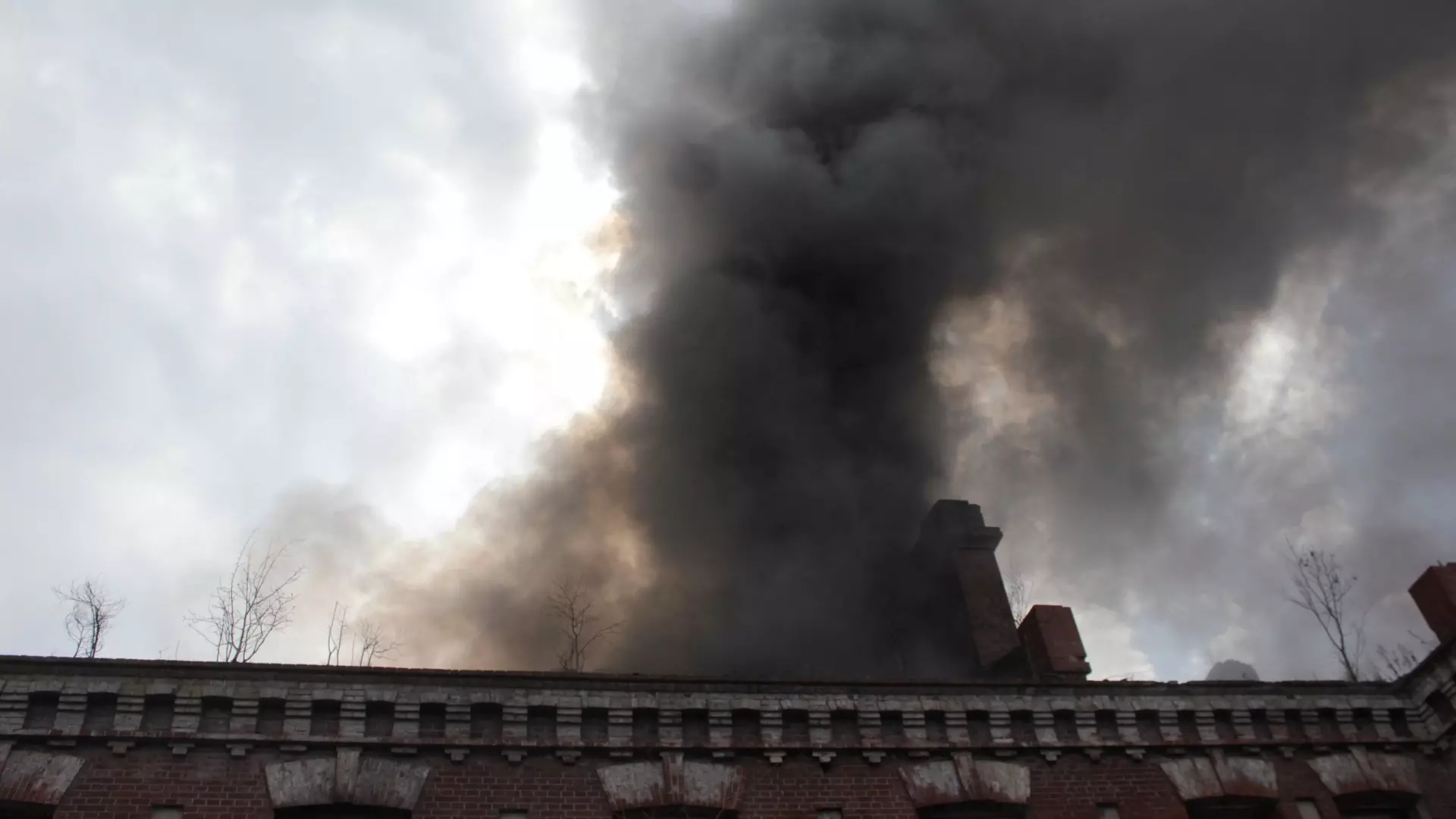 Жителей Башкирии напугало видео с клубами чёрного дыма