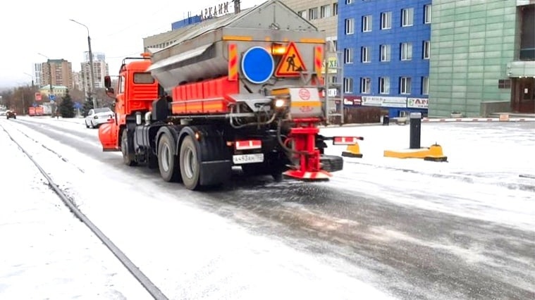 «Зима входит в свои права»: мэр Уфы отчитался об уборке первого большого снегопада